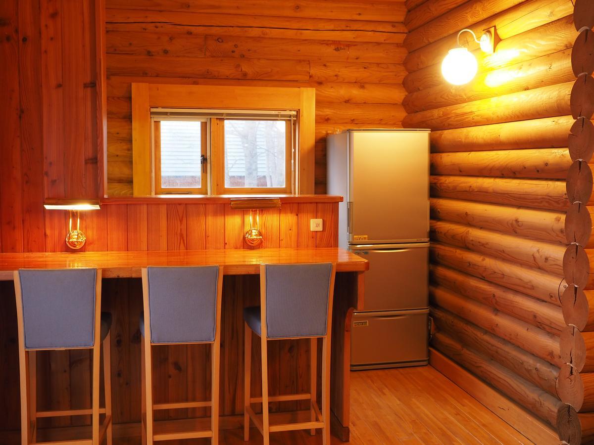 Log Hotel Larch Lake Kanayama Minamifurano Rom bilde