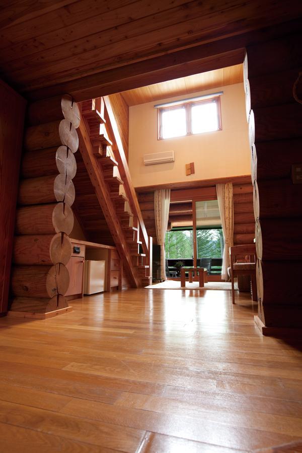 Log Hotel Larch Lake Kanayama Minamifurano Rom bilde