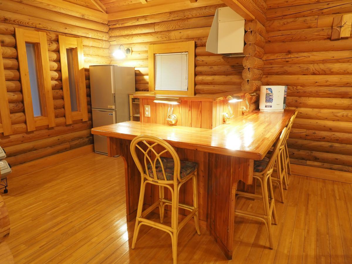 Log Hotel Larch Lake Kanayama Minamifurano Rom bilde