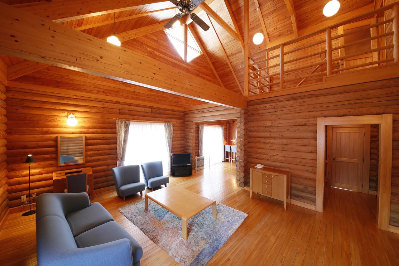 Log Hotel Larch Lake Kanayama Minamifurano Eksteriør bilde